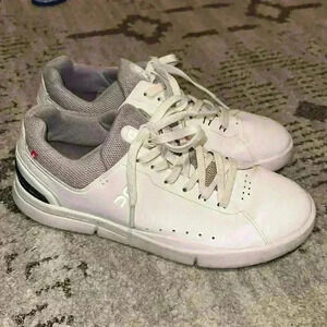 On Cloud Women's THE ROGER Advantage White \ Gray shoes US Size 10.5